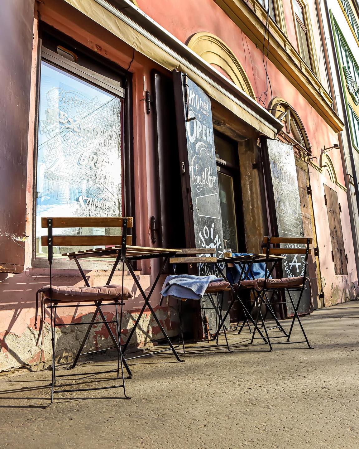 Hét kávézó terasz